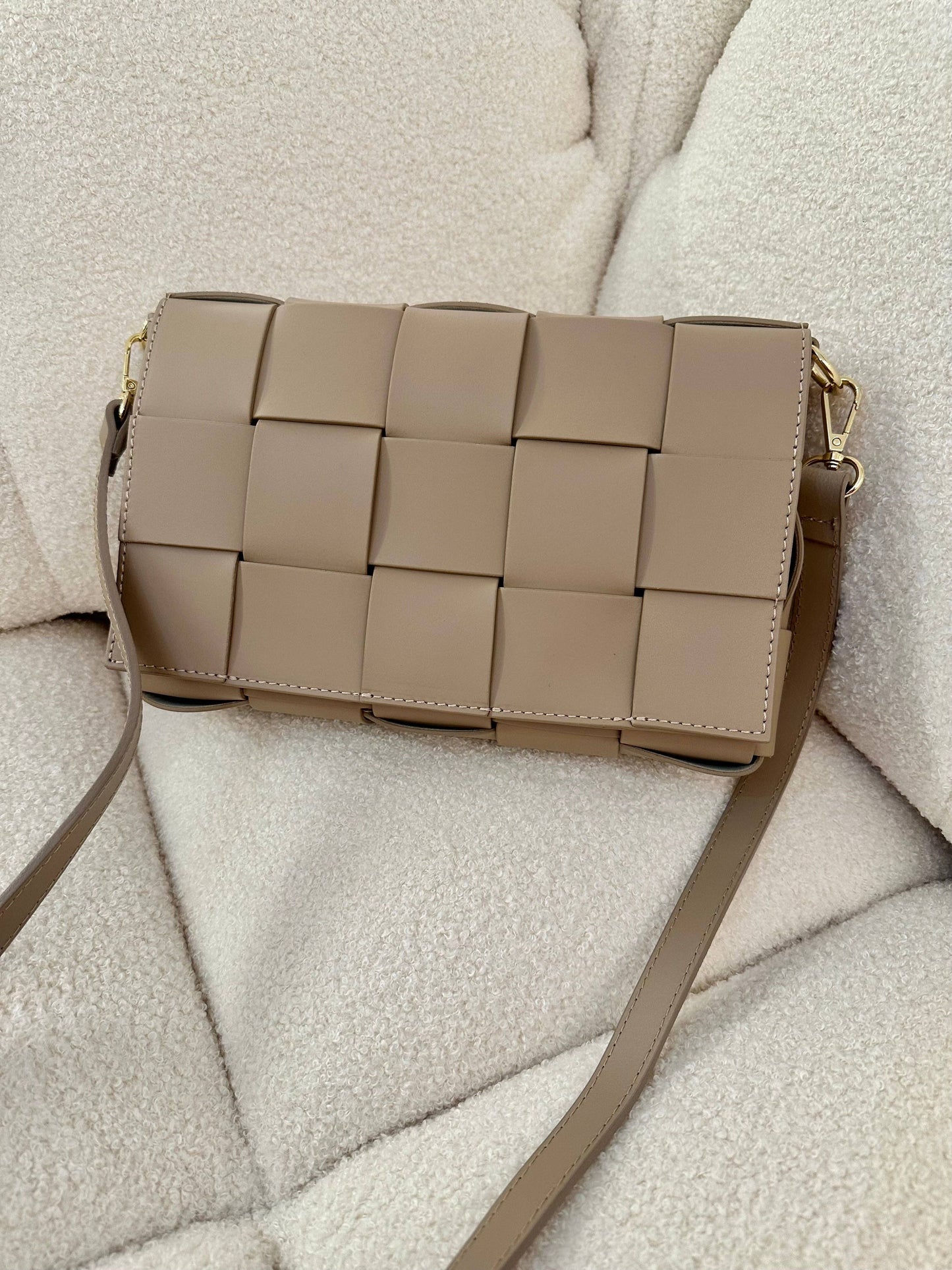 Casetta MM — Hand-Woven Genuine Leather Bag