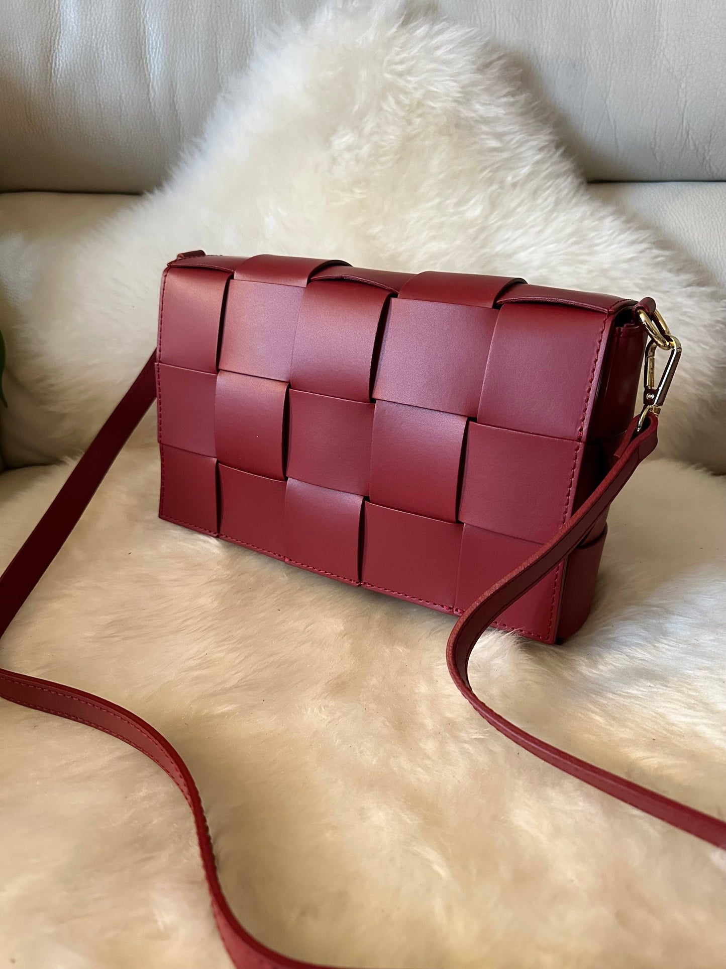 Casetta MM — Hand-Woven Genuine Leather Bag