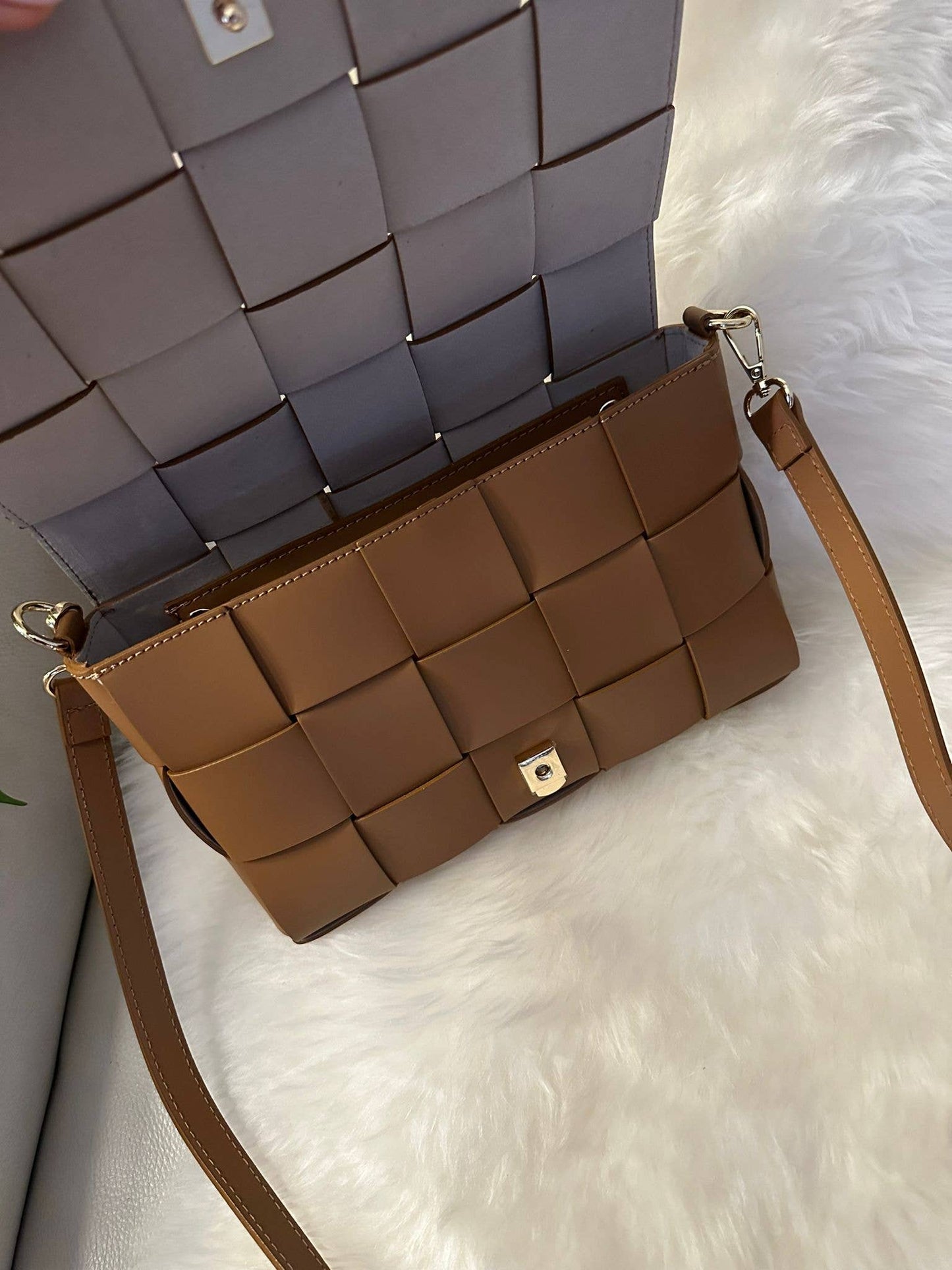 Casetta MM — Hand-Woven Genuine Leather Bag