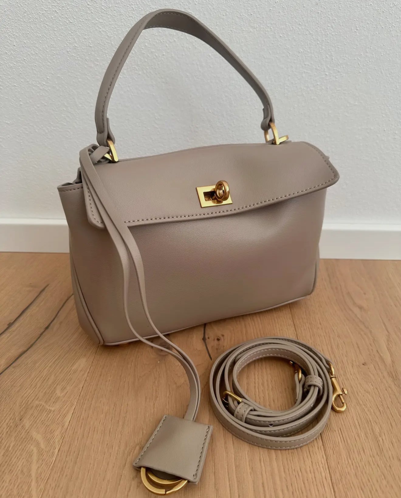 Lottie- Medium